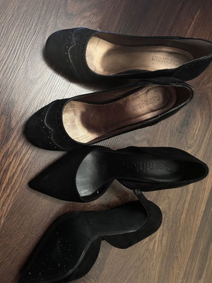 Black pumps size 38 used, worn once both pairs