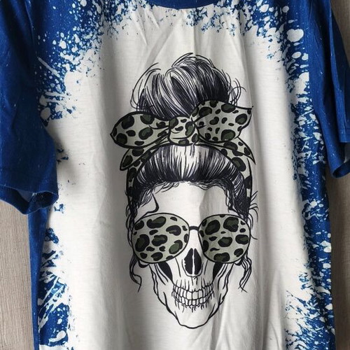 T-shirt XL like new, white and blue with skull design