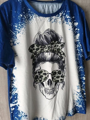 T-shirt XL like new, white and blue with skull design
