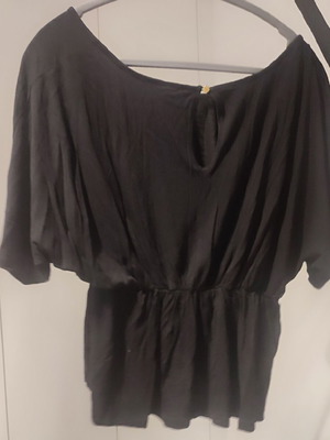 Black blouse with elastic waist, evaze style