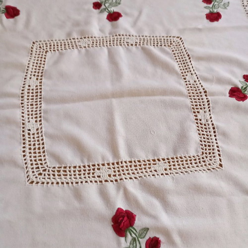 Tablecloth with handmade lace new