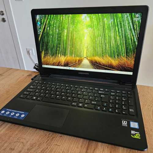Medion Erazer P6661 laptop 15.6 inch Intel i5-6200U GTX 950M 8GB RAM 480GB SSD