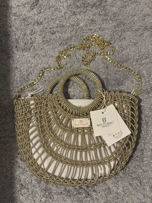 Bag to Bag handbag with detachable chain, gold