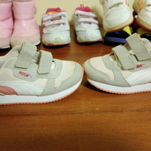 Puma kids shoes like new, size 25