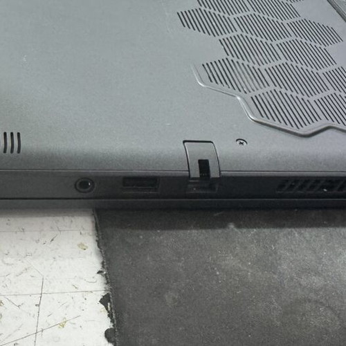 Alienware M17 R3 17.3" i7 10750H 16GB DDR4 1TB NVMe RTX2070 used, moderate battery