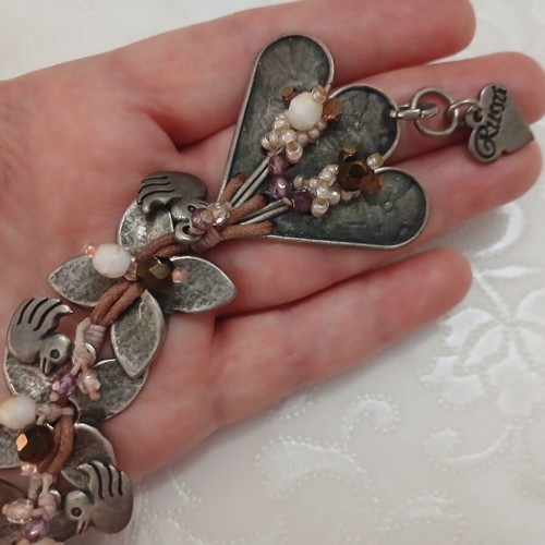 Russa handmade bracelet like new with floral and duck design