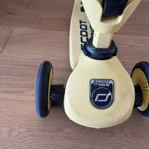 Scoot & Ride Kids Scooter Highwaykick 1 3-Wheel used, yellow