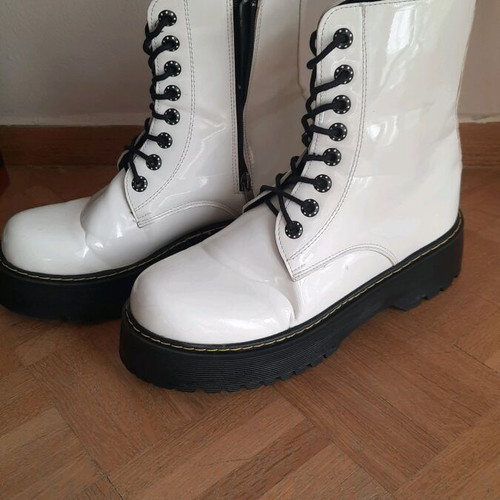 White Dr.Martens Style Ankle Boots used, size 40