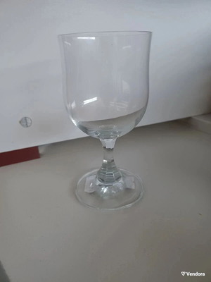 Stemmed glass like new
