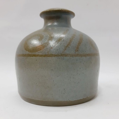 Vintage ceramic vase like new, 13 cm, decorative motif