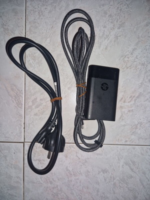 HP 65W USB-C φορτιστής μεταχειρισμένος με πλεκτό καλώδιο