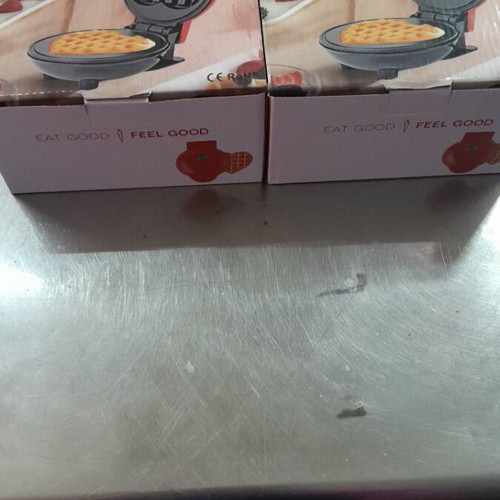 Waffle makers 2 mini pink heart color new