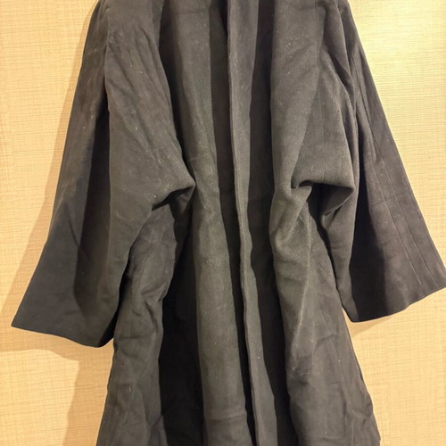 Black coat 100% lana like new, cape style