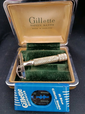 Gillette Aristocrat no66 συλλεκτική ξυριστική μηχανή σαν καινούργια, 1958 με θήκη και 10 ανταλλακτικά