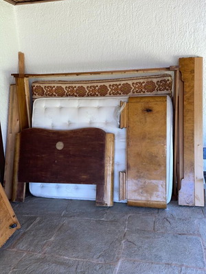 Semi-double mattress like new, dimensions 129 x 181 x 21 cm