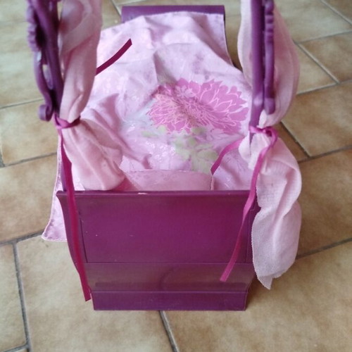 Barbie bed with canopy like new, plastic, Dream House Mattel