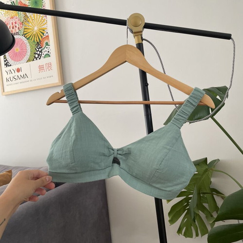 Mind Matter top with elastic and built-in support like new, green turquoise