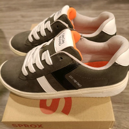 Sprox kids shoes new, sizes 31 and 33