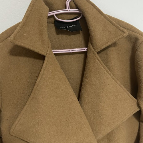 Camel coat with large collar and external pockets