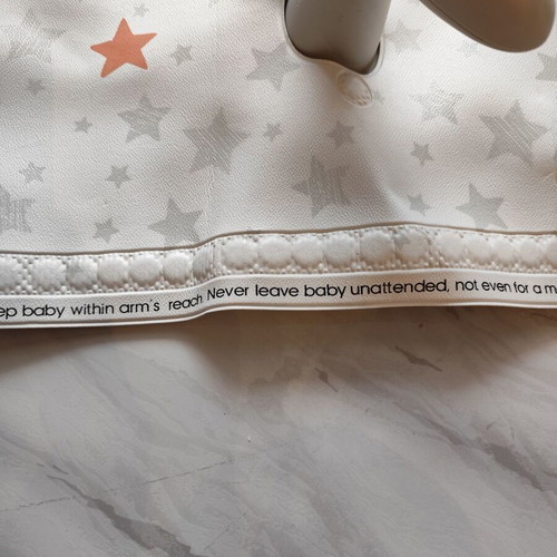 Baby bath seat like new with play mat Mothercare