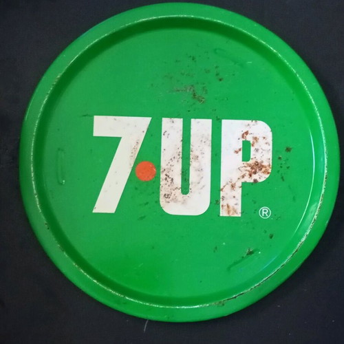 7 UP metal advertising tray used, 32 cm diameter
