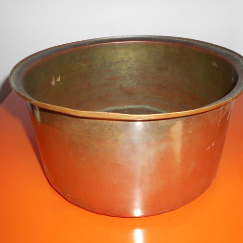 Bronze old pot used, diameter 24/26 cm, height 15 cm