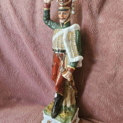 Napoleon soldier hussar porcelain like new