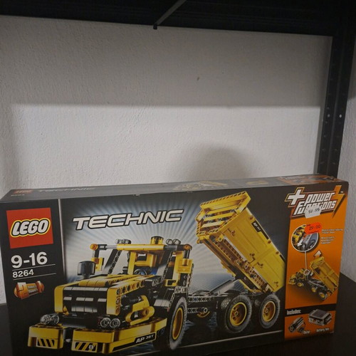 Lego Technic 8264 Hauler new rare collectible set 2009