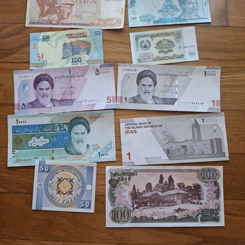 Banknotes used, set of 50 from around the world
