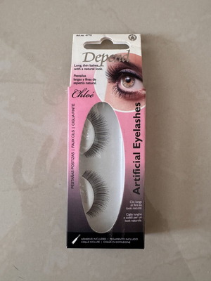 Artificial eyelashes new, closed package