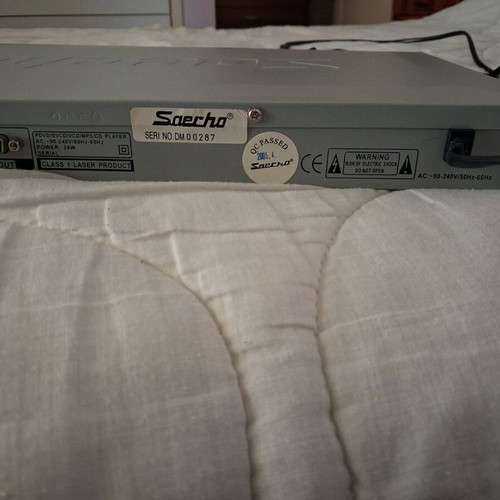 Saecho DVD-CD-MP3 player like new with remote control