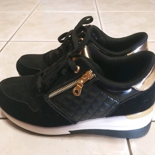 Women's sneakers like new, size 40, black and gold