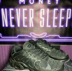 Nike Air Max Plus Drift // 43 //