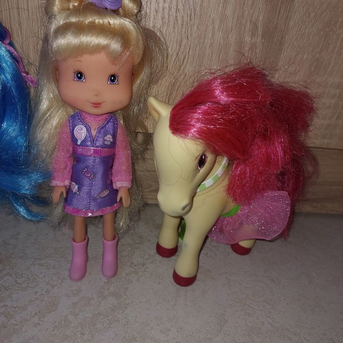Strawberry Shortcake Candy Pop Line dolls used