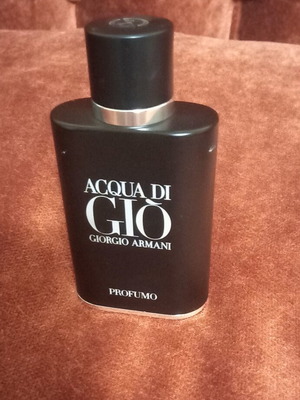Acqua di Giò Giorgio Armani Profumo 75ml bottle like new, empty