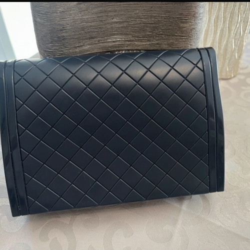 Chain bag with detachable strap like new, dark blue