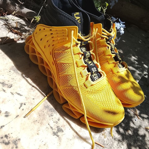 Superplay Athletic Shoes like new, gym and basketball