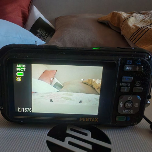 Pentax Optio W90 waterproof camera 12.1 MP with case and memory card