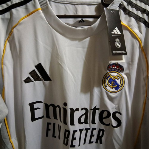 Real Madrid home jersey like new, size Medium