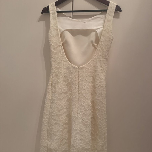 Manolo lace dress with open back like new, beige, size M