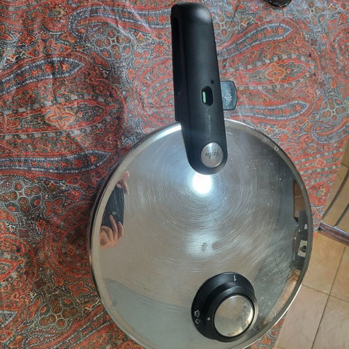 Fissler 10 L pressure cooker like new