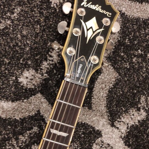Washburn WI66 PRO electric guitar like new with case and Ernie Ball strings