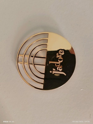 Vintage Jadore Dior brooch clip like new, gold color