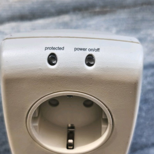 Belkin Surge Protector Socket like new