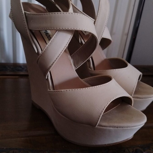 Steve Madden beige platform sandals size 37