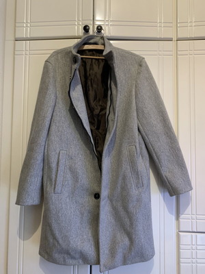 Zara gray coat used, size M, missing buttons