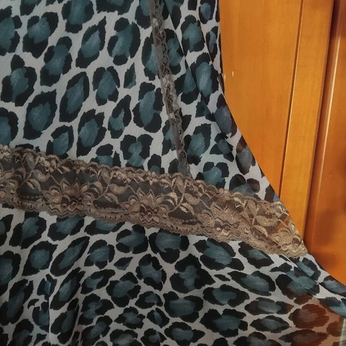 Blue leopard midi skirt like new with muslin and lace