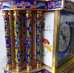 Mechanical mantel table clock