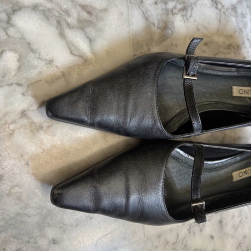 Via Uno Black Low Heel Pointed Mary Janes like new