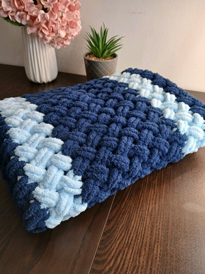 Baby puffy blanket new, hypoallergenic and warm